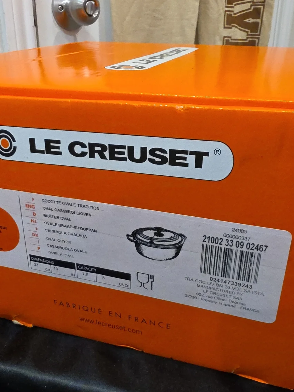 Le Creuset 8QT Enamel Cast Iron Oval Dutch Oven- Flame